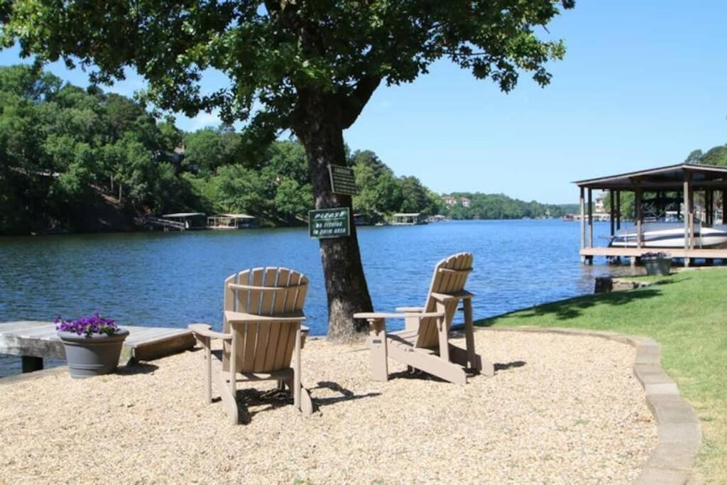 #02 - Unique Lakeside Studio Cottage- Pet Friendly Hot Springs Ngoại thất bức ảnh