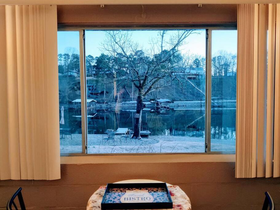 #02 - Unique Lakeside Studio Cottage- Pet Friendly Hot Springs Ngoại thất bức ảnh